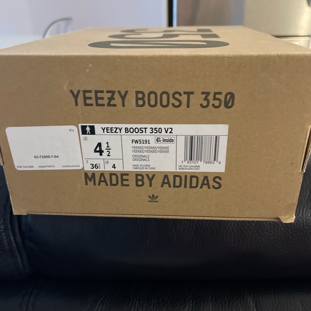 Yeezy authentic - Picture 4 of 4